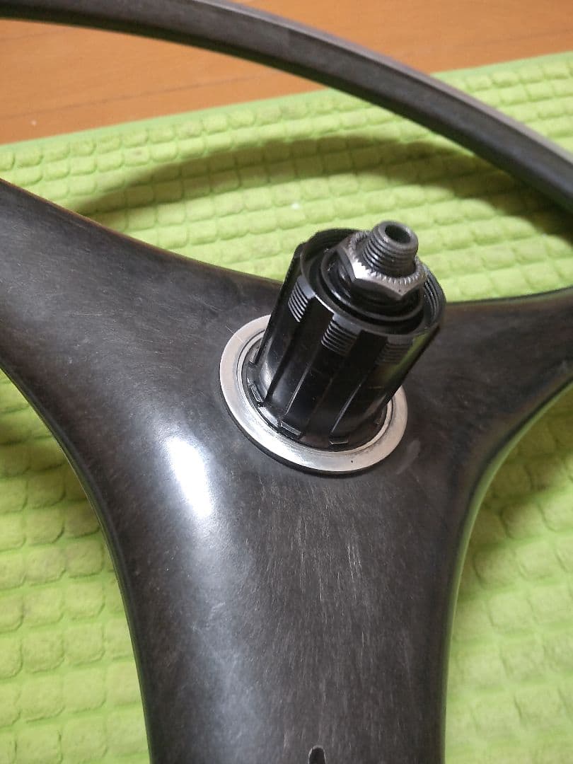 SPIN スピナジー前後カーボンホイールセット 650C？