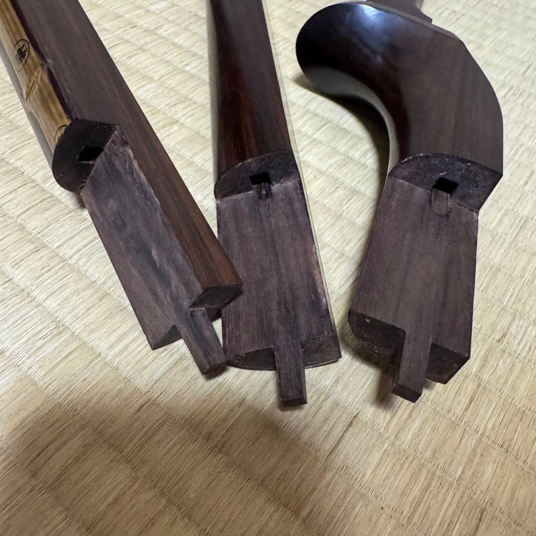 三味線　紫壇　中棹　丸打ち胴　破れ有り　本体ケース　2点セット