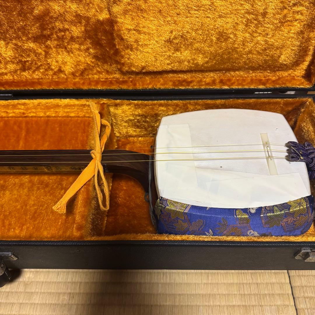 三味線　紫壇　中棹　丸打ち胴　破れ有り　本体ケース　2点セット