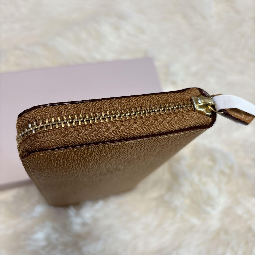 未使用 Vivienne Westwood 長財布 ラウンドジップ オーブ