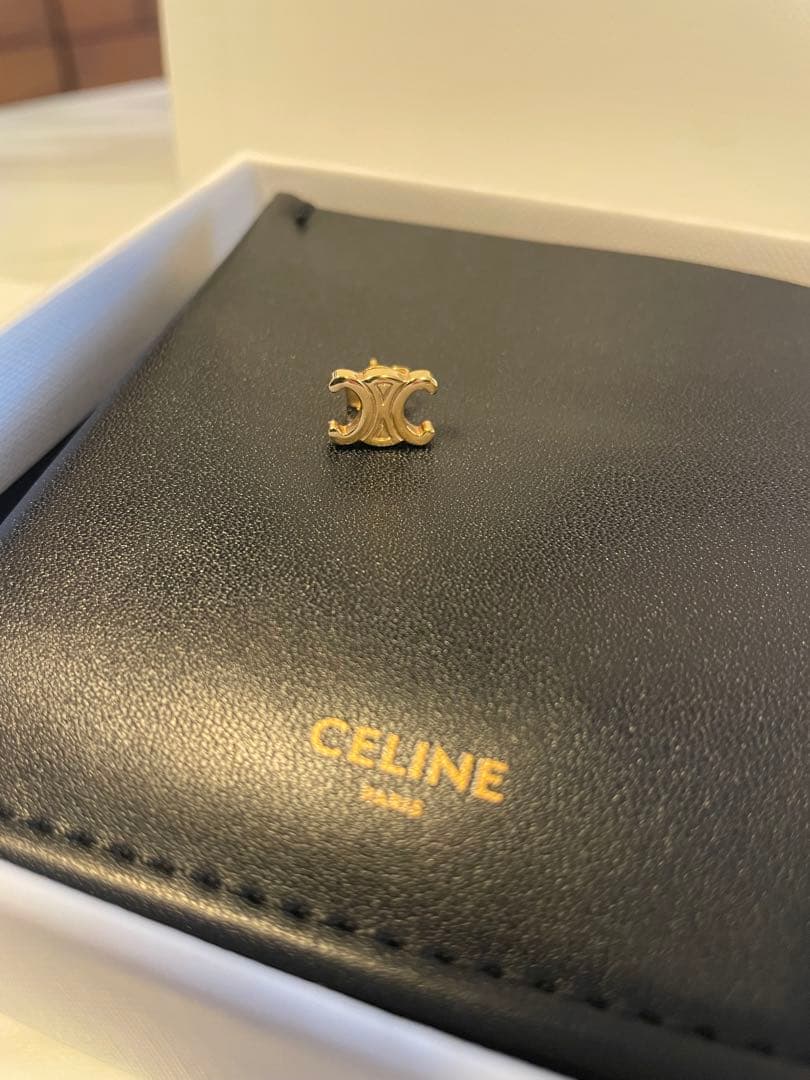 CELINE トリオンスタッズゴールドピアス(片耳用)