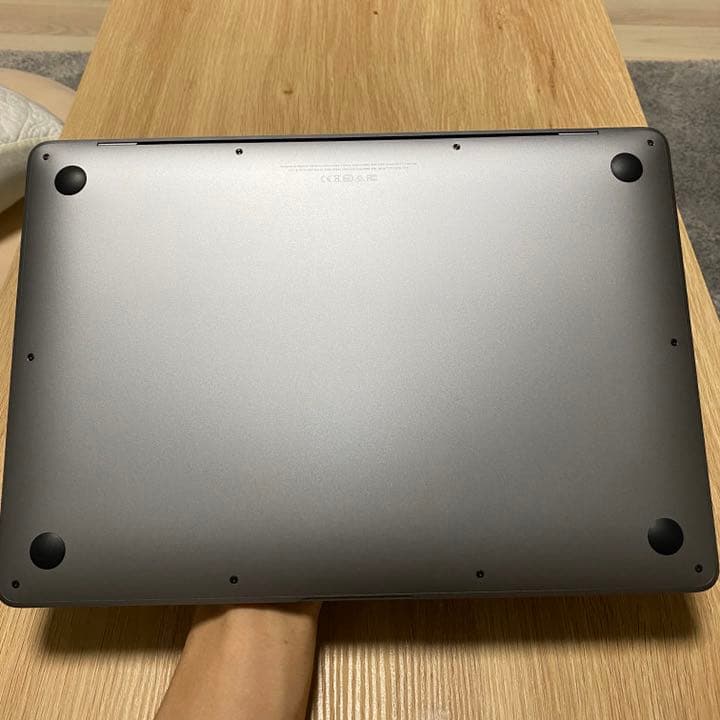 APPLE MacBook Air 2019年モデル　MVFJ2J/A