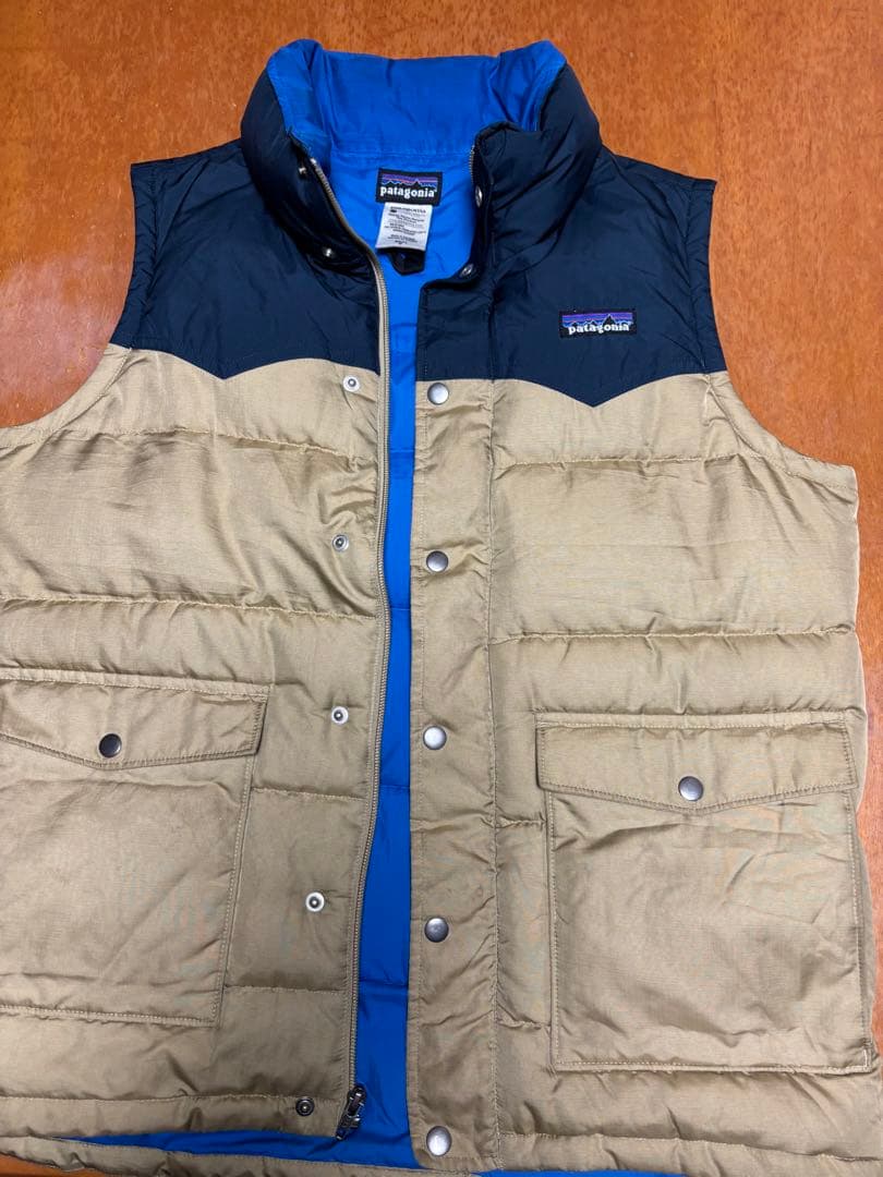 Patagonia ダウンベスト 未発売ベージュ/ネイビー