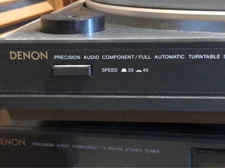 DENONのレコードプレーヤー