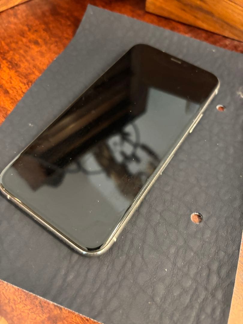 携帯電話本体 iPhone11pro 64g