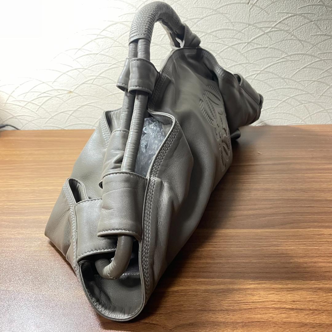 【美品】LOEWE ナッパアイレ ハンドバッグ 羊革 シルバーグレー アナグラム