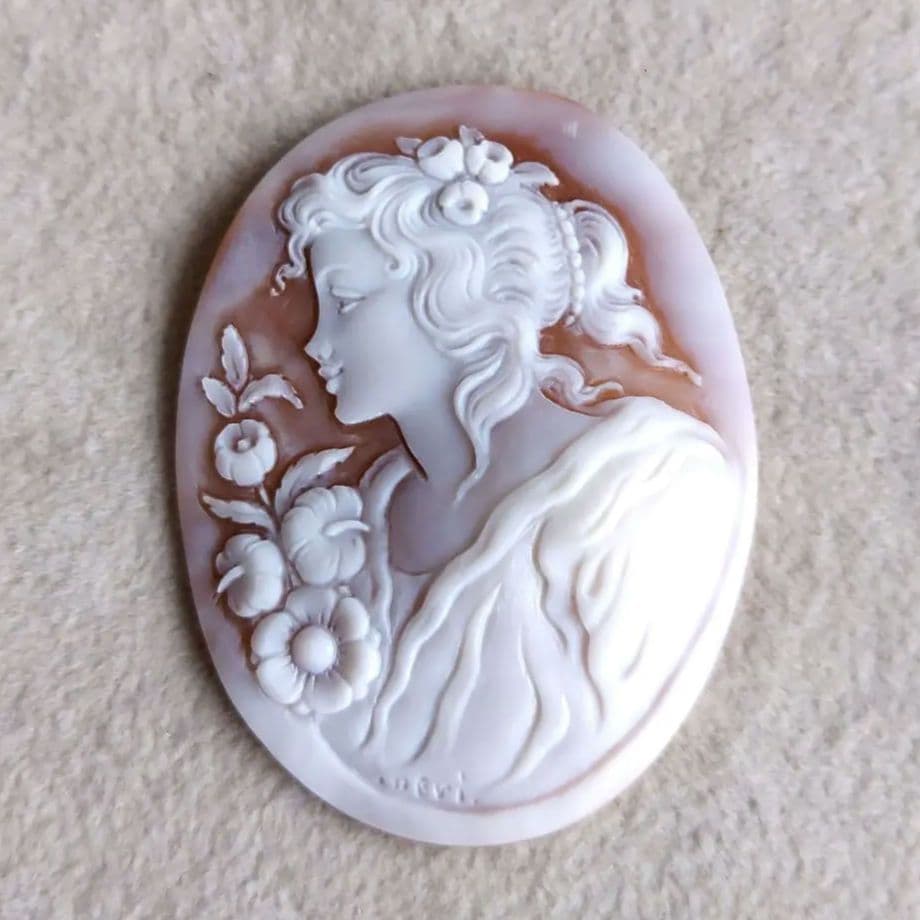 女性　シェル　カメオ　ルース