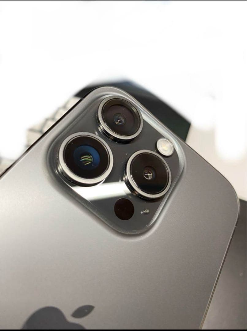 【美品】iPhone15pro 512G ブラックチタニウム バッテリー95％