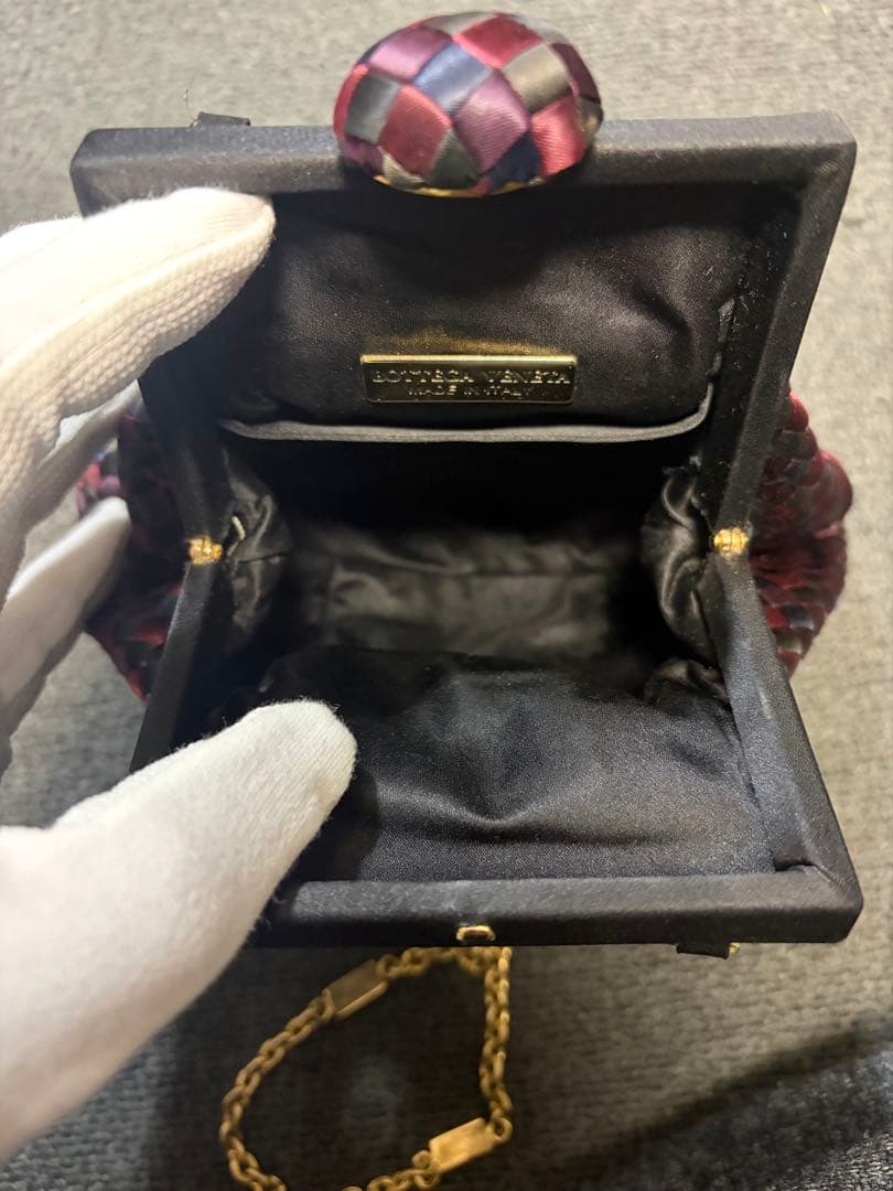 ボッテガヴェネタ イントレチャート　がま口チェーンショルダーバッグ