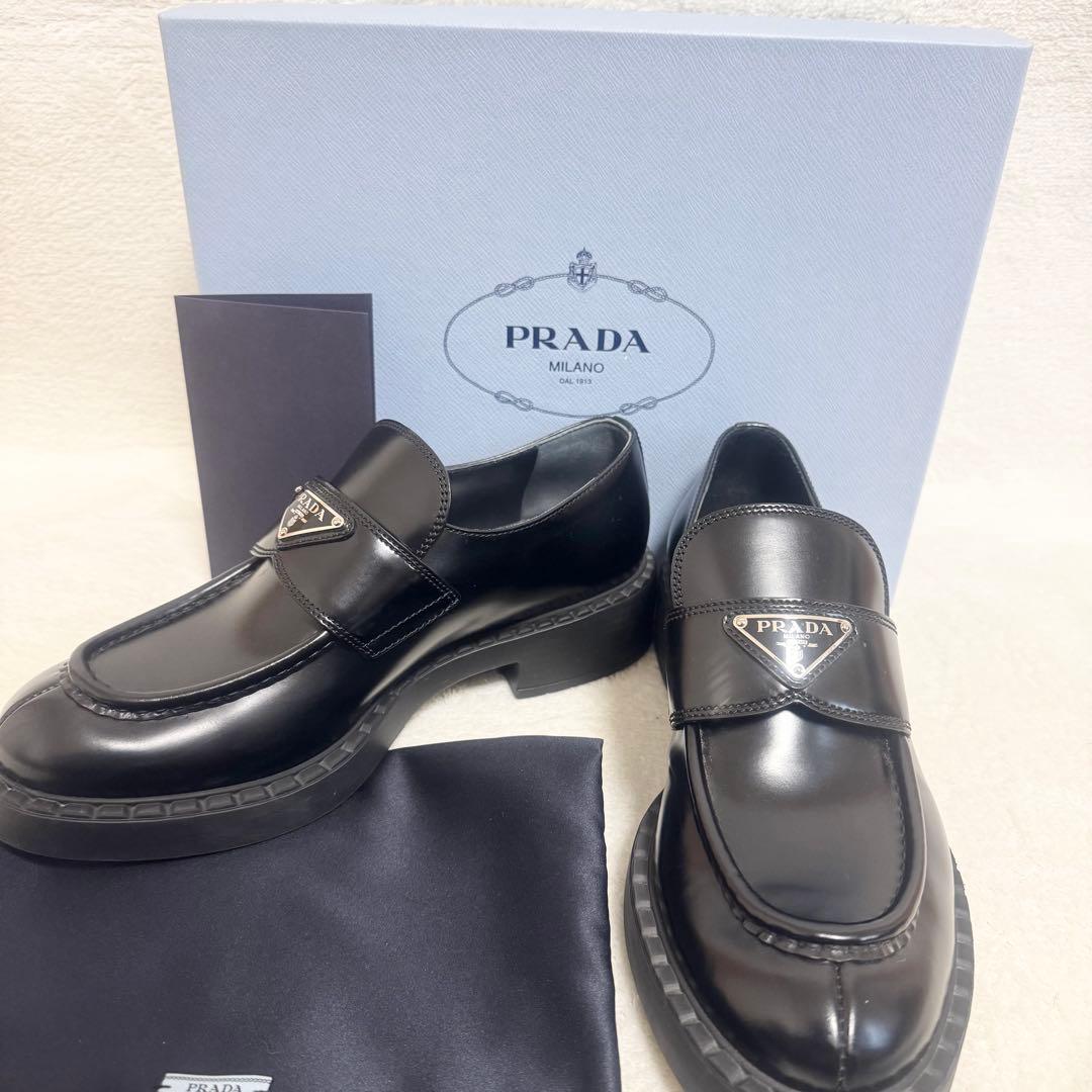 【美品】プラダ チョコレート ブラッシュドレザー ローファー 41 希少 黒