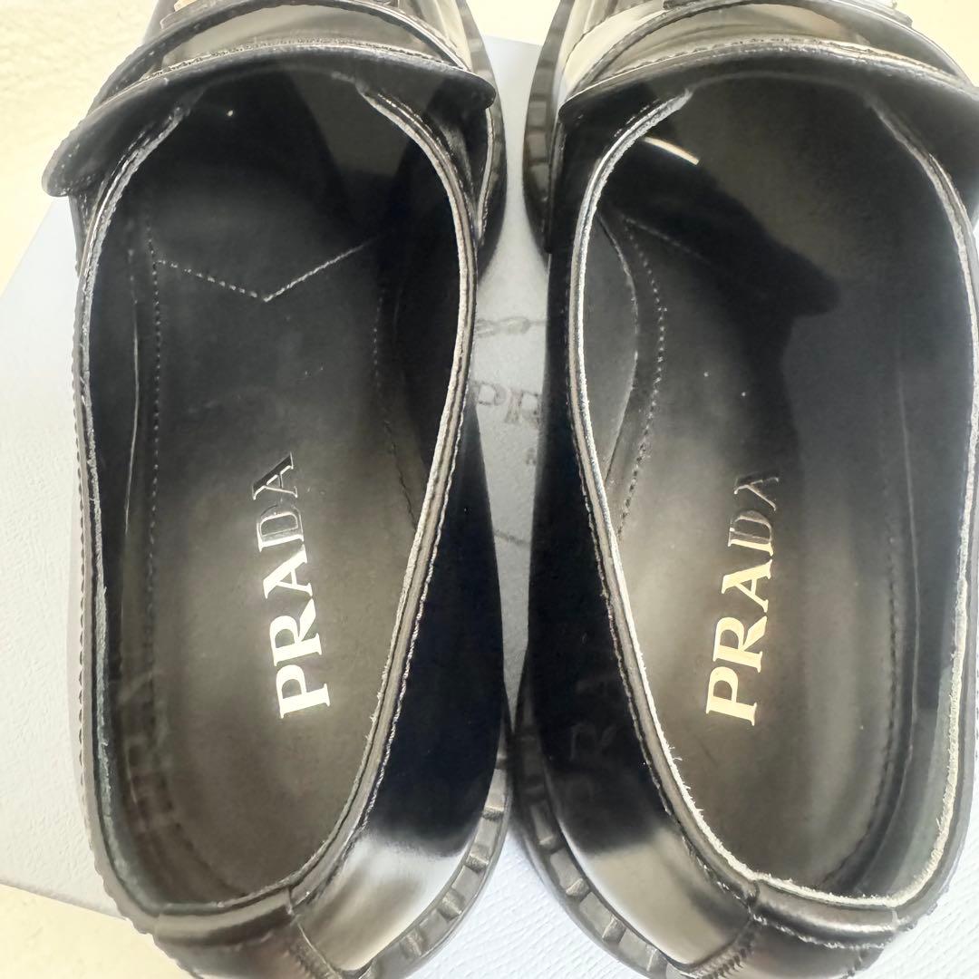 【美品】プラダ チョコレート ブラッシュドレザー ローファー 41 希少 黒