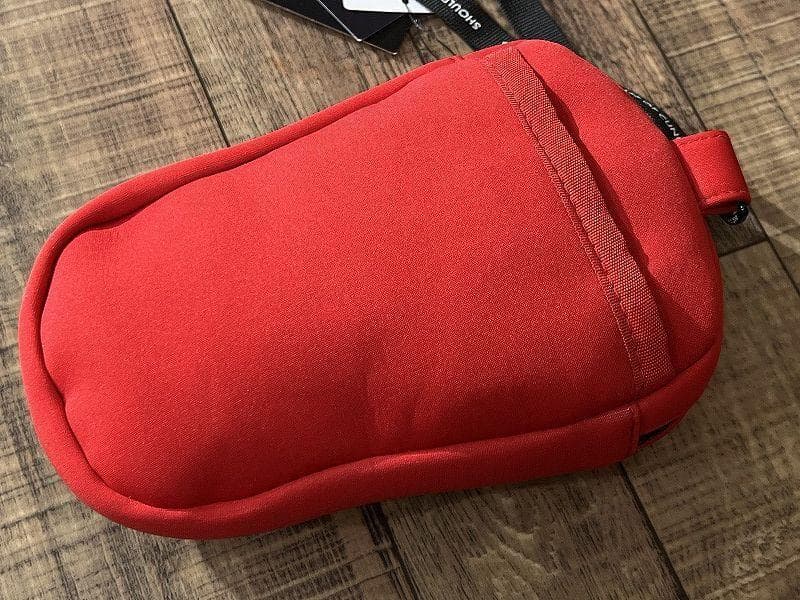 未使用 CUNE キューン 逆さCUNEウサギショルダーポーチ うさぎ ロゴ