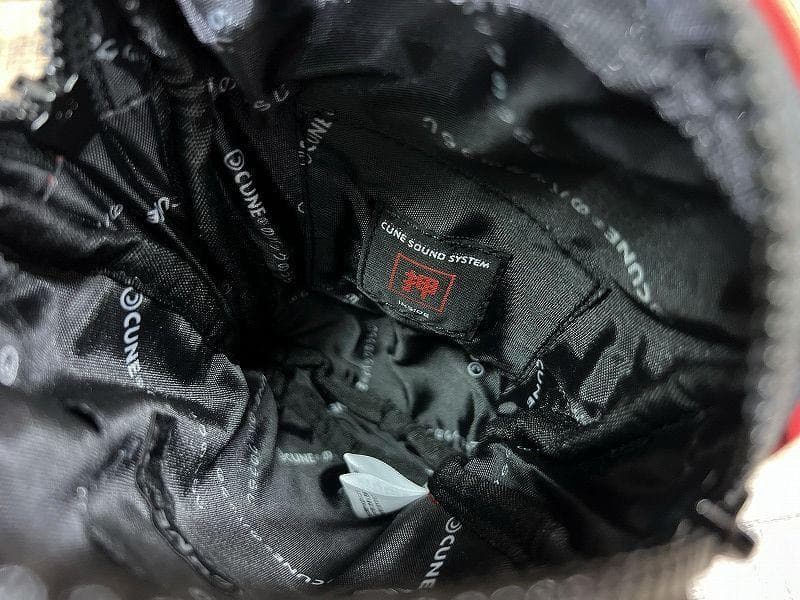 未使用 CUNE キューン 逆さCUNEウサギショルダーポーチ うさぎ ロゴ