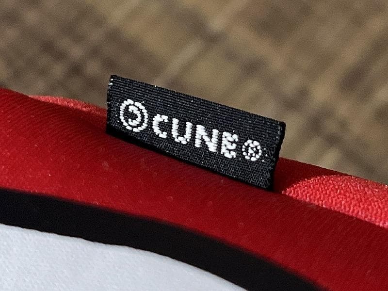 未使用 CUNE キューン 逆さCUNEウサギショルダーポーチ うさぎ ロゴ