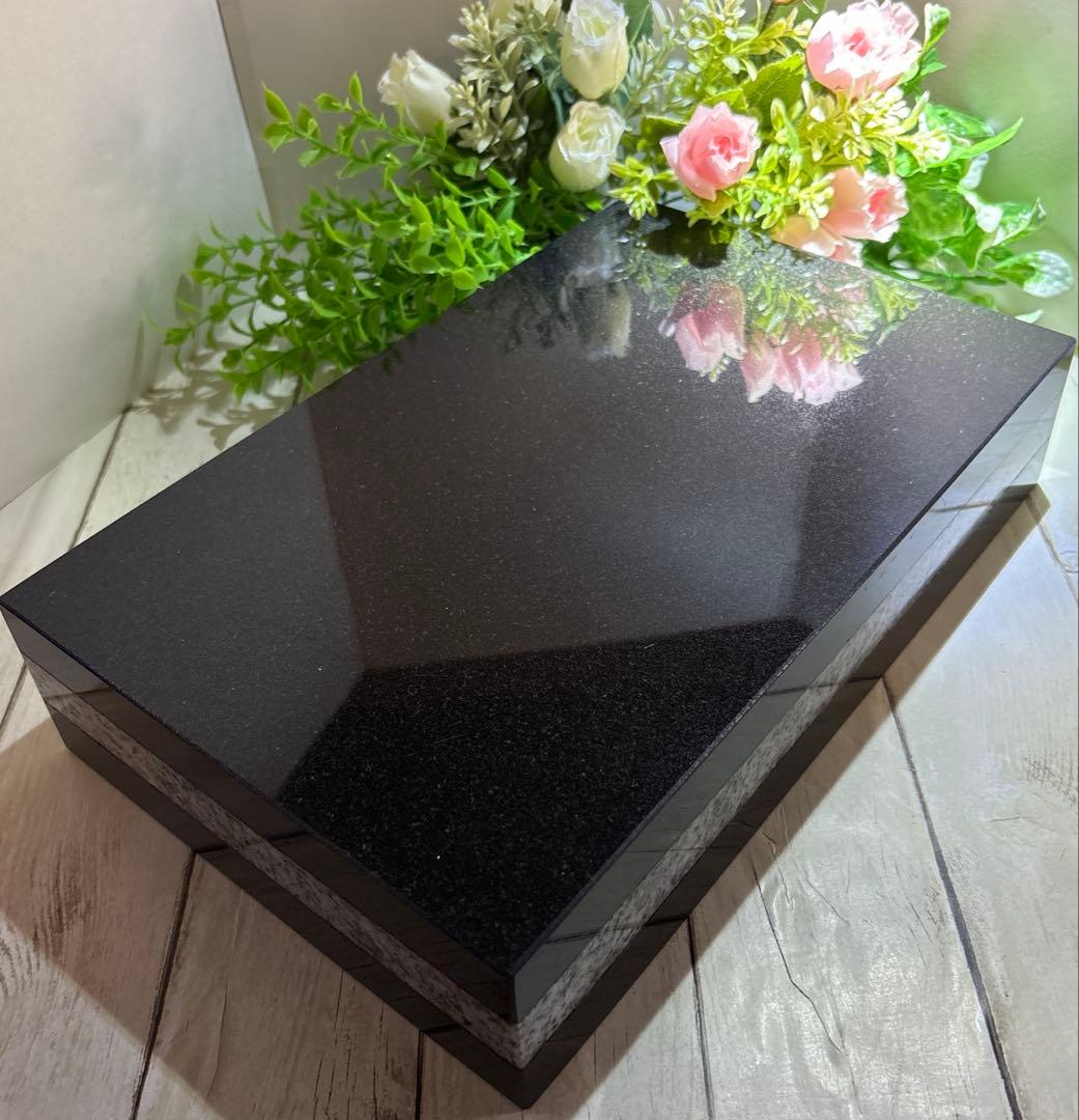 T2. 黒白御影石　デザインプレート