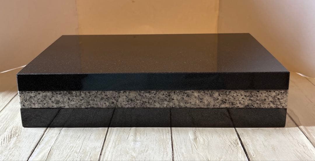 T2. 黒白御影石　デザインプレート