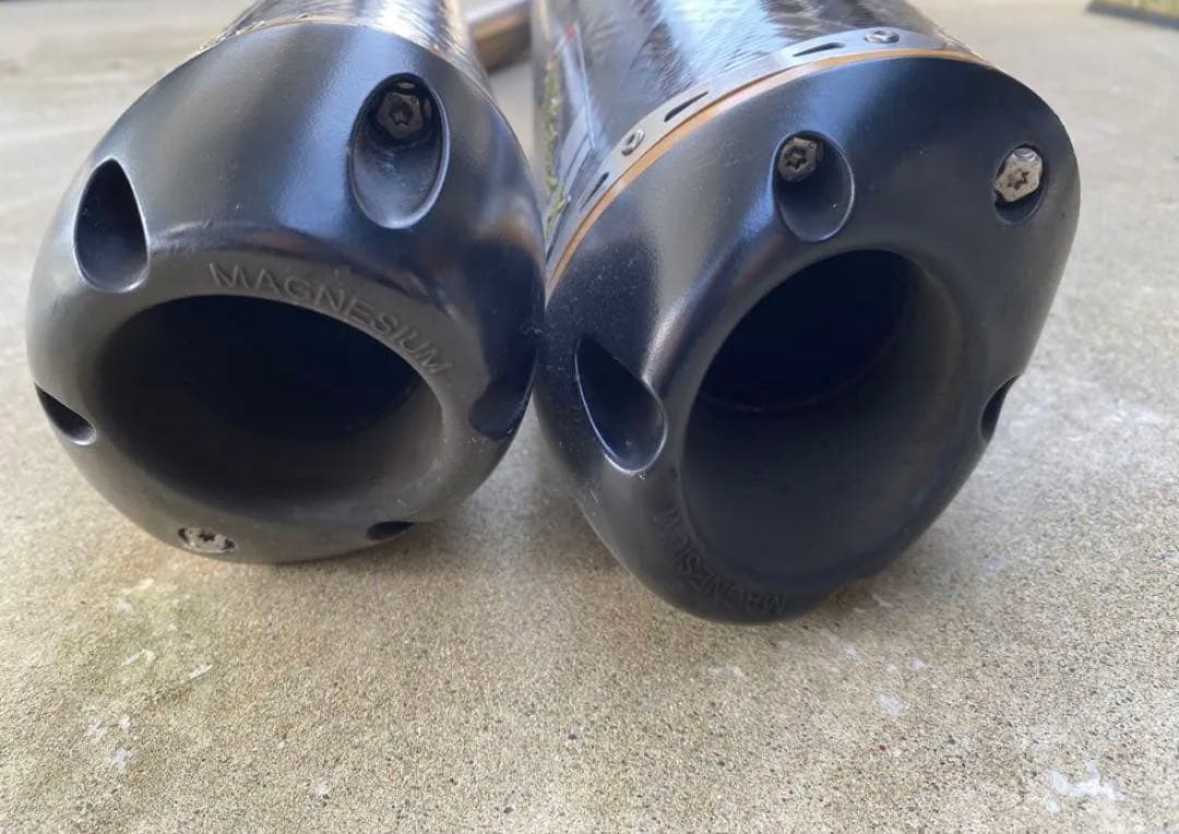 ツーブラザーズレーシングマフラー　ZZR1400、ZX-14