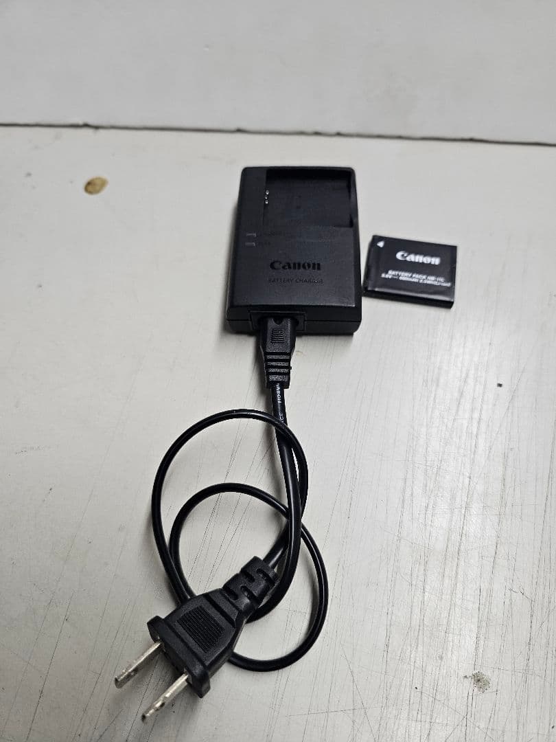 Canon IXY 200 シルバー コンパクトデジタルカメラNo1