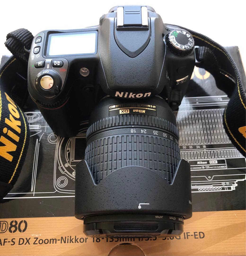 Nikon D80デジタル一眼レフ+55-300mmレンズ+スピードライト