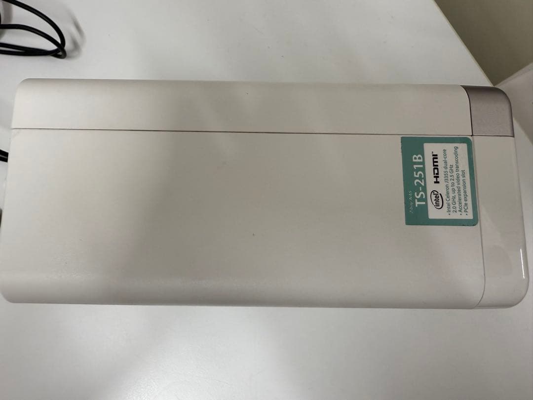 QNAP TS-251B NAS 10GbE メモリ16GB 4TB SSDx2