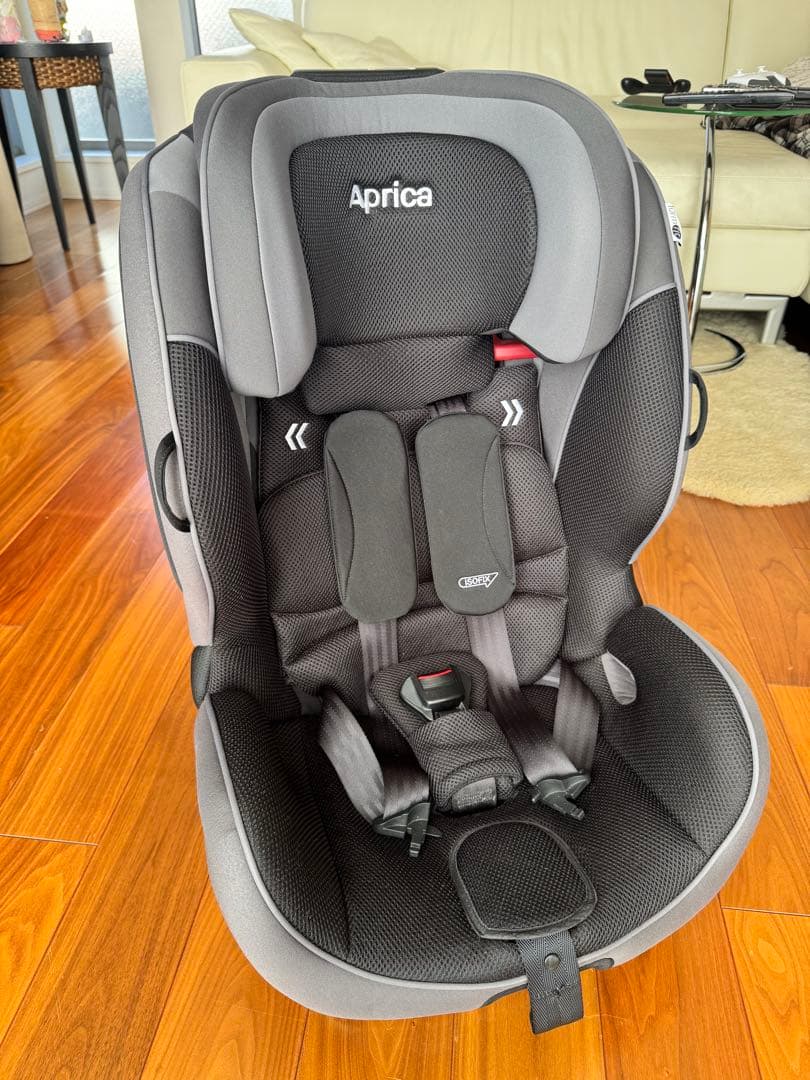 Aprica form fit AB車用チャイルドシート グレー