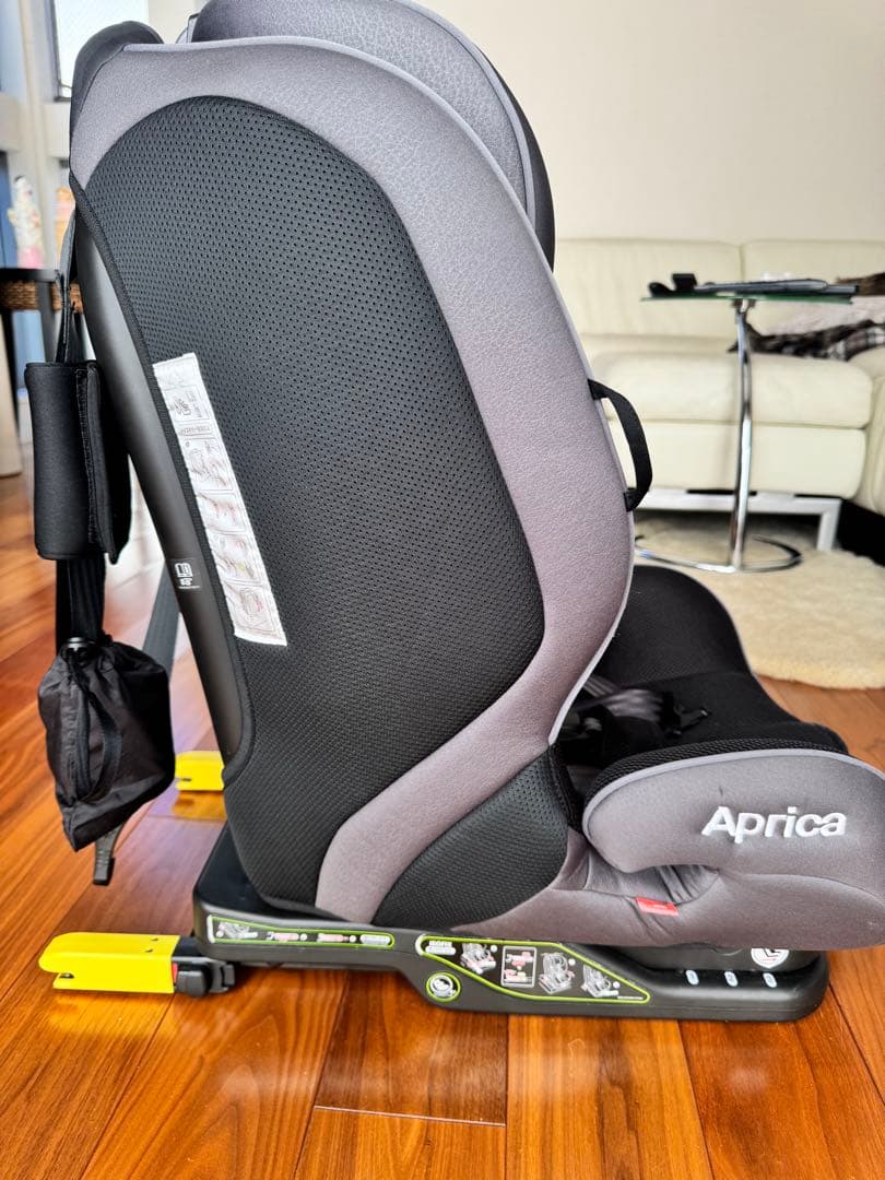 Aprica form fit AB車用チャイルドシート グレー