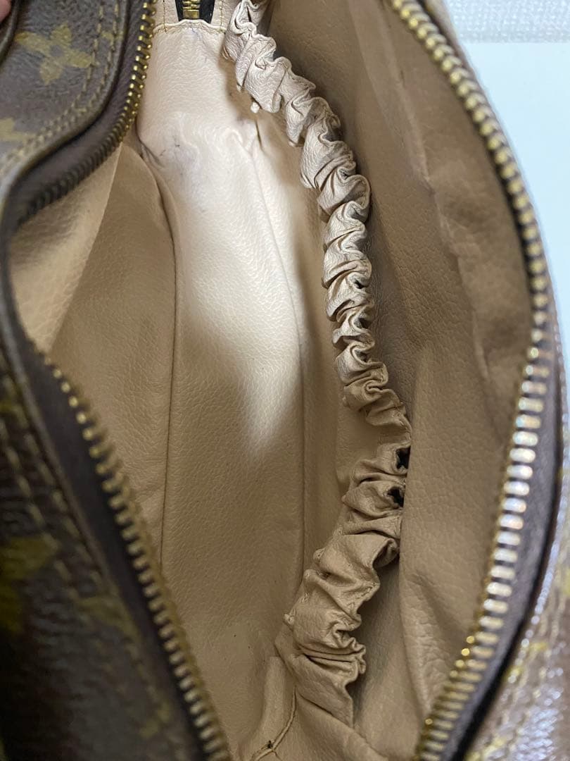 ルイヴィトン 　トゥルース　トワレット