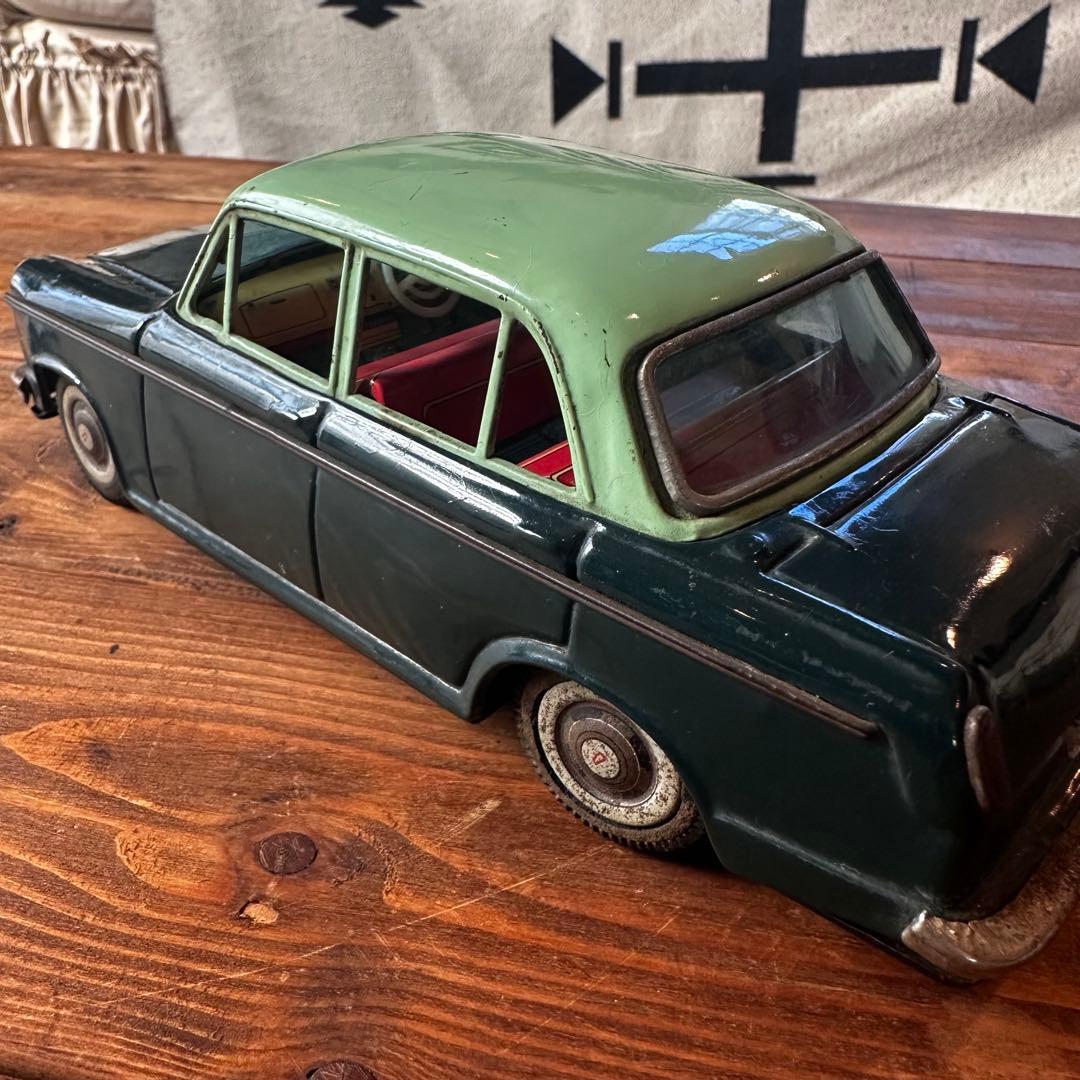 昭和レトロ　ブリキ おもちゃ　ダットサン　ブルーバード　希少