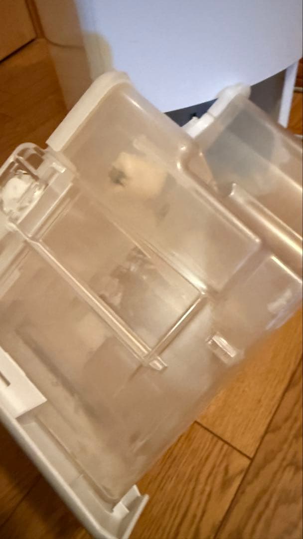 ジャンク　Panasonic 除湿機 ホワイト　F-YHVX120