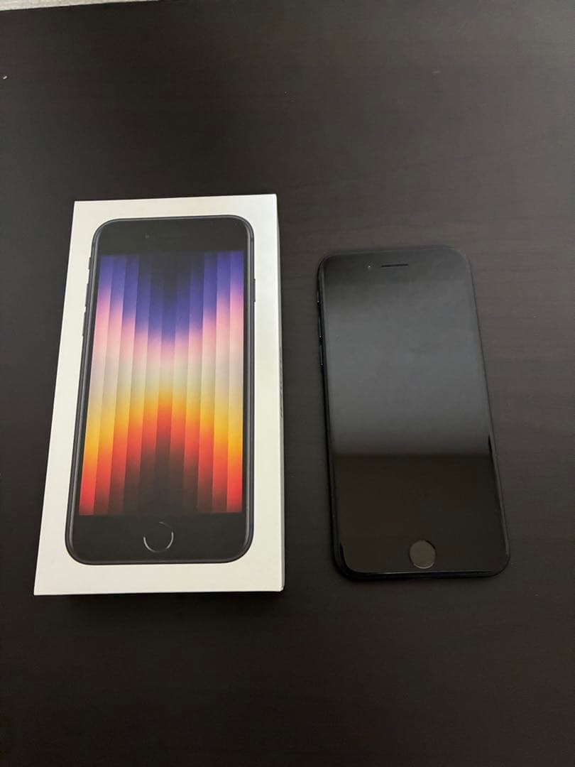 Apple iPhone SE (第3世代) 本体 充電ケーブル付き