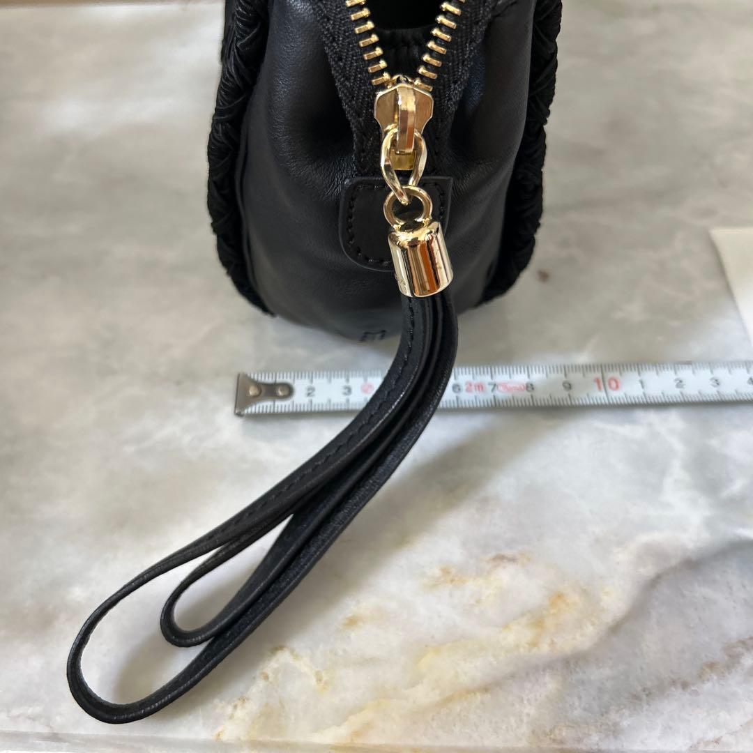 ESCADA エスカーダ　ブラック クラッチバッグ