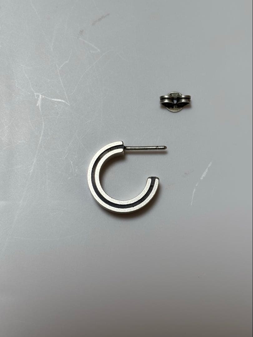 まいくろ　ルイ・ヴィトン　ピアス・LV テーラー　フープのみ