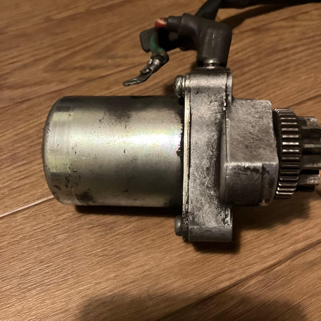 リード100純正セルモーターとオーバーホール用ブラシ