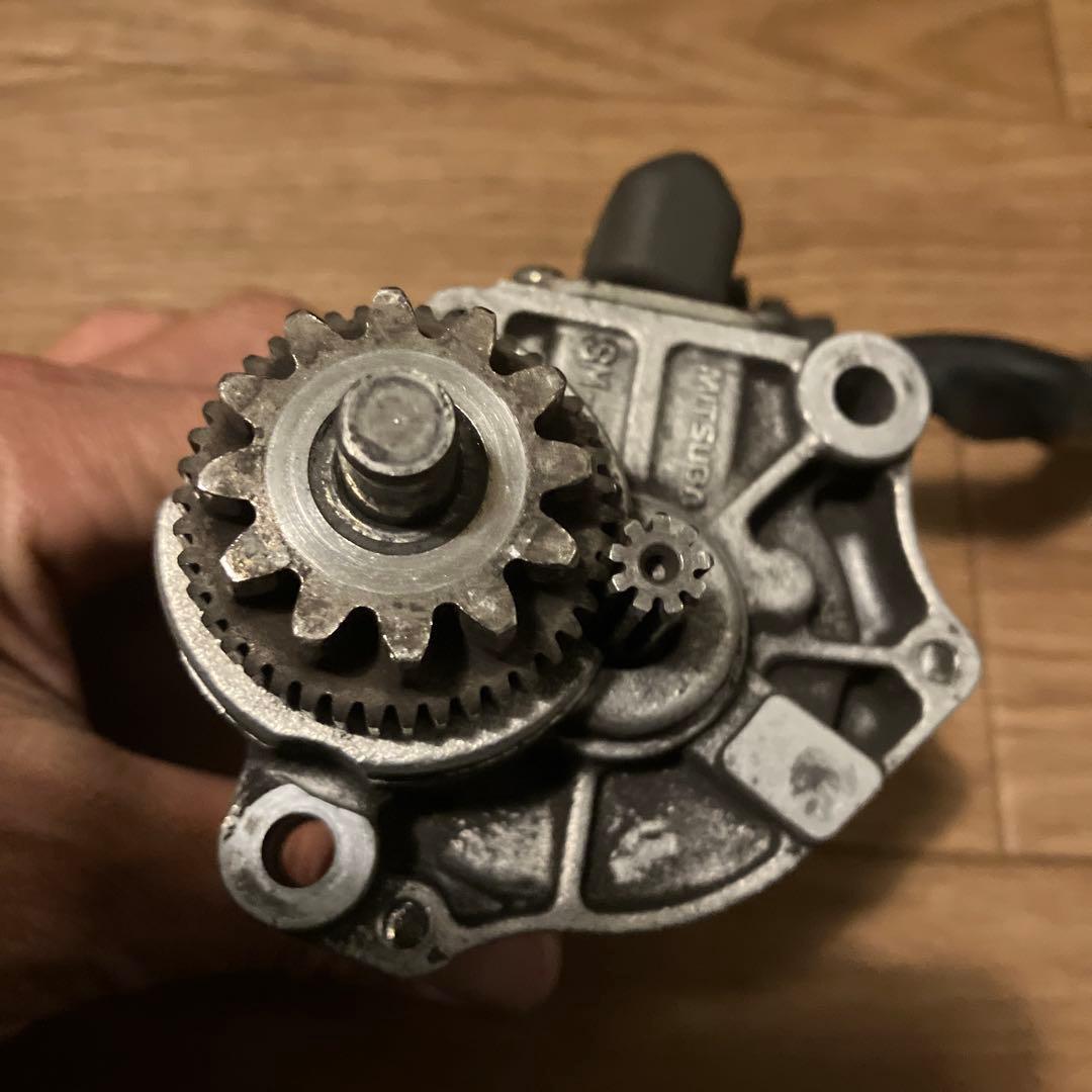 リード100純正セルモーターとオーバーホール用ブラシ