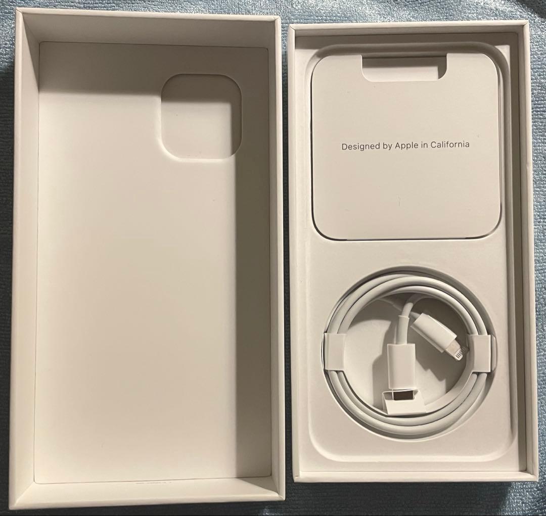 超美品　 iPhone 12　 バッテリー量94％　64GB　ドコモ　ホワイト