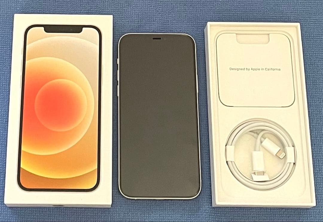 超美品　 iPhone 12　 バッテリー量94％　64GB　ドコモ　ホワイト