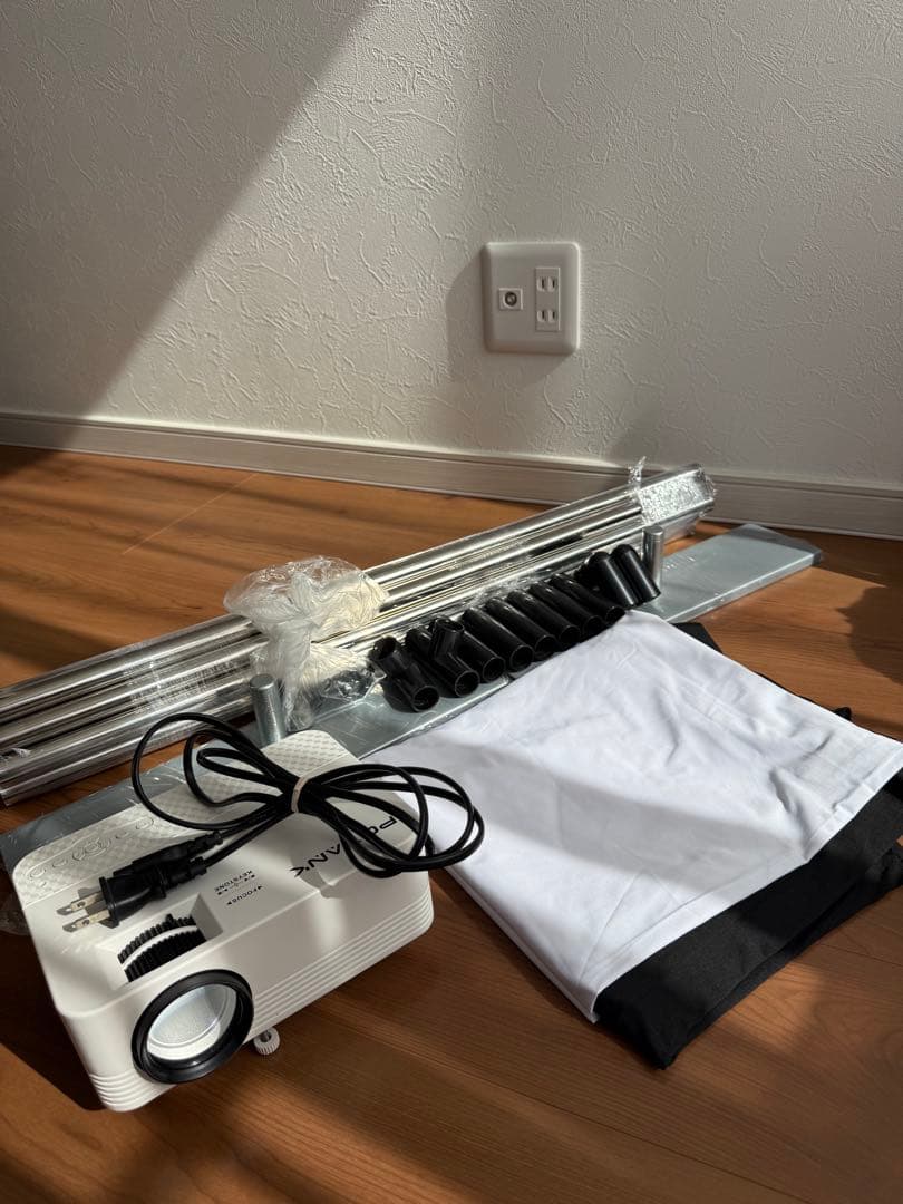 年末処分します！プロジェクター⭐︎スクリーン　セット