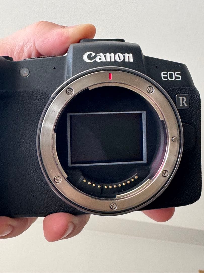 【美品】Canon EOS RP フルサイズ一眼 レンズ未使用 SD64GB付