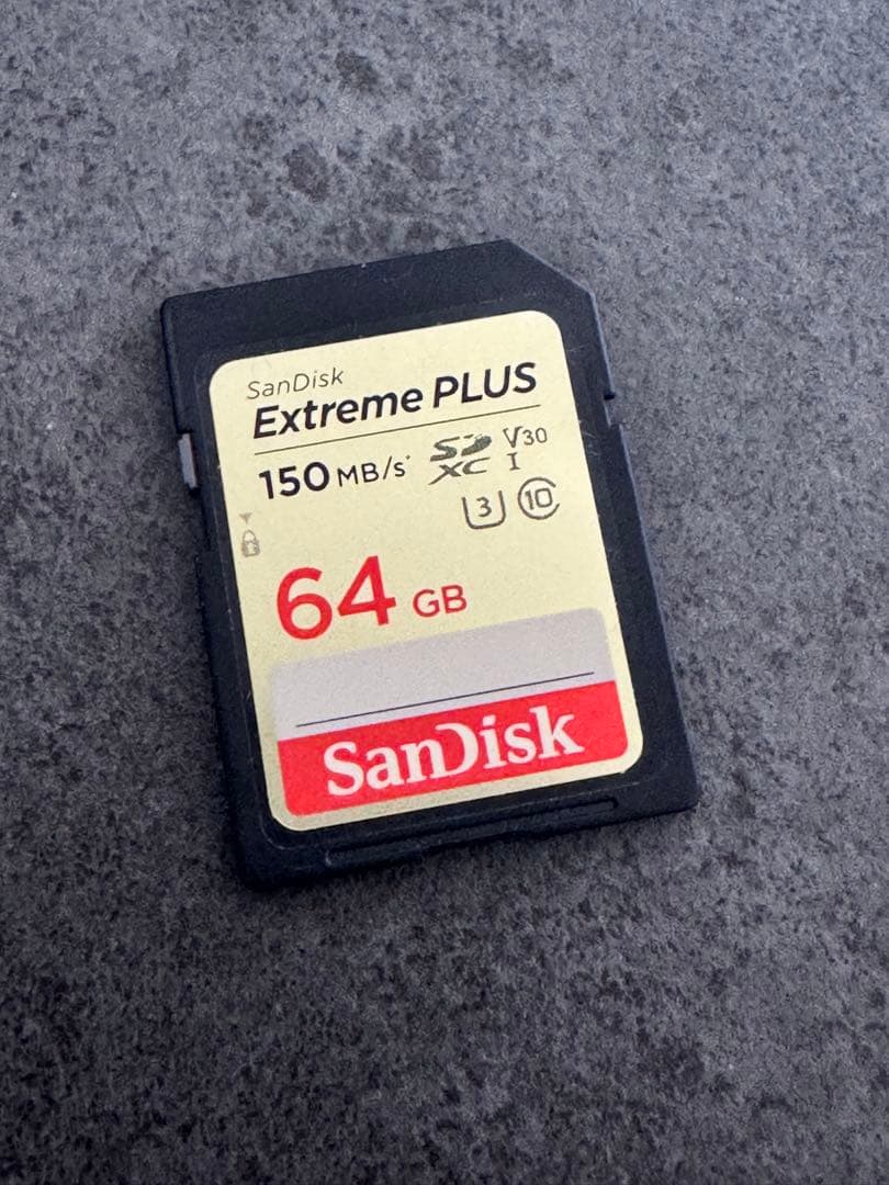 【美品】Canon EOS RP フルサイズ一眼 レンズ未使用 SD64GB付