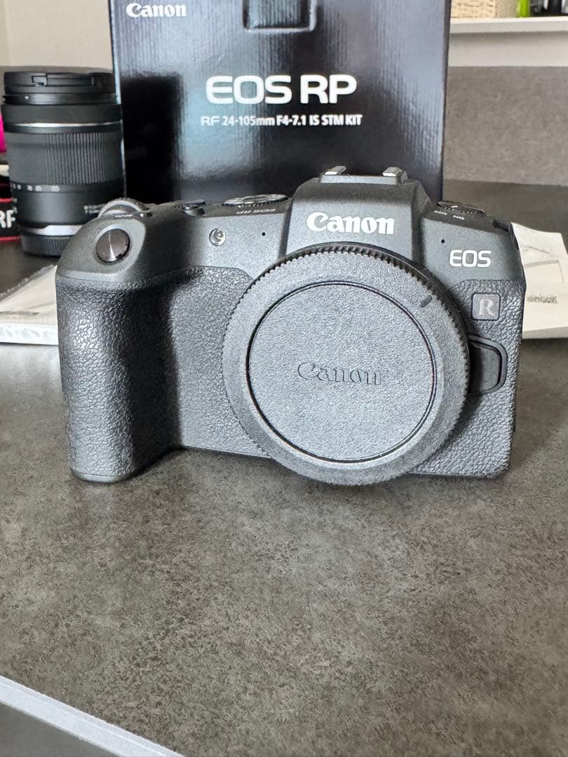 【美品】Canon EOS RP フルサイズ一眼 レンズ未使用 SD64GB付