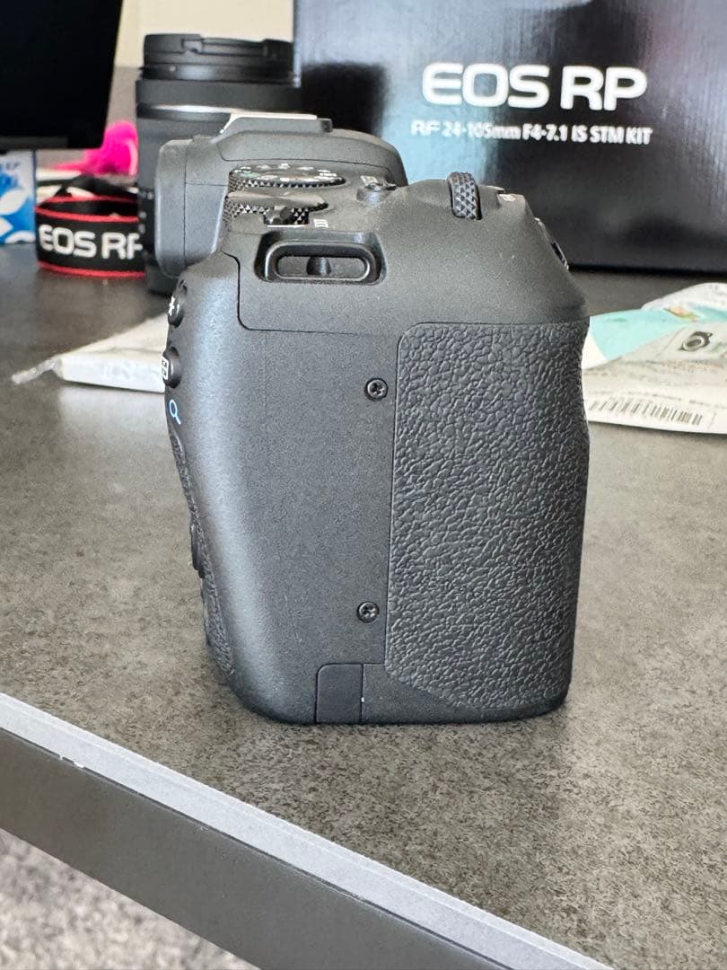 【美品】Canon EOS RP フルサイズ一眼 レンズ未使用 SD64GB付