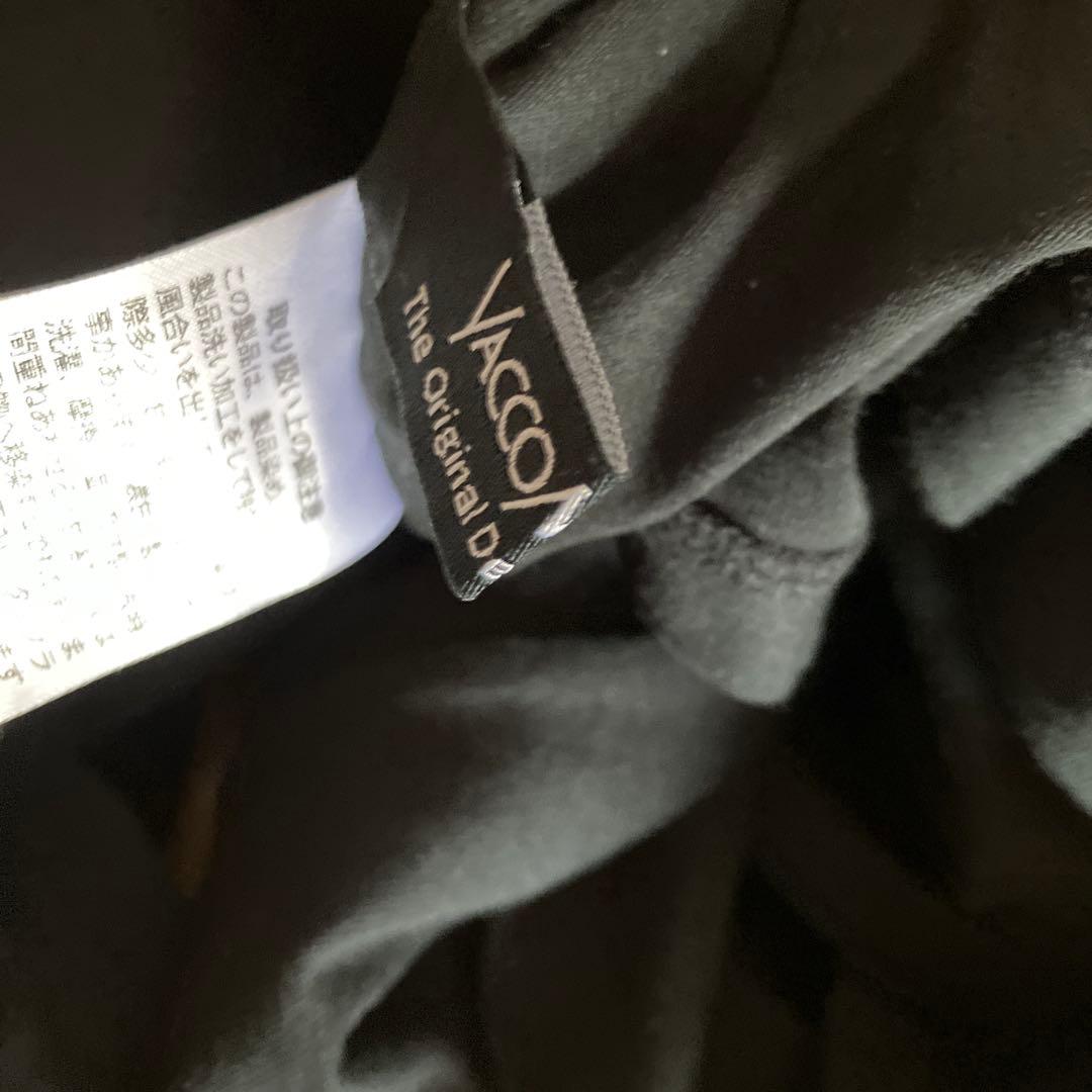 未使用　ヤッコマリカルド❣️黒の変形襟付き長袖チュニック