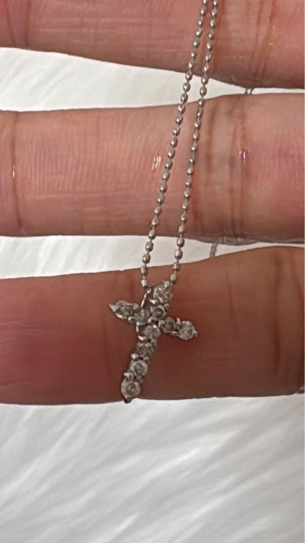 プラチナダイヤモンドクロスネックレス