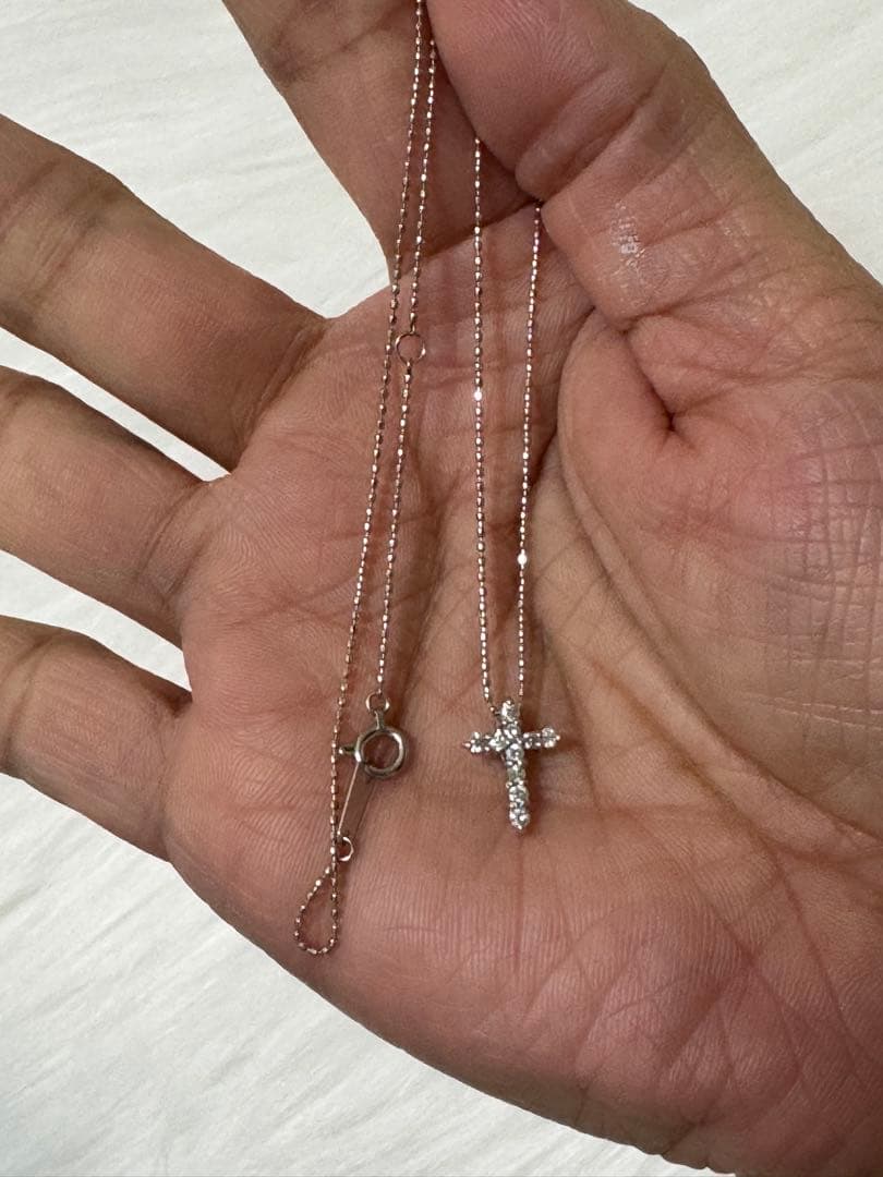 プラチナダイヤモンドクロスネックレス