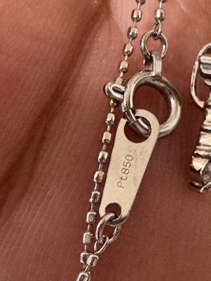 プラチナダイヤモンドクロスネックレス