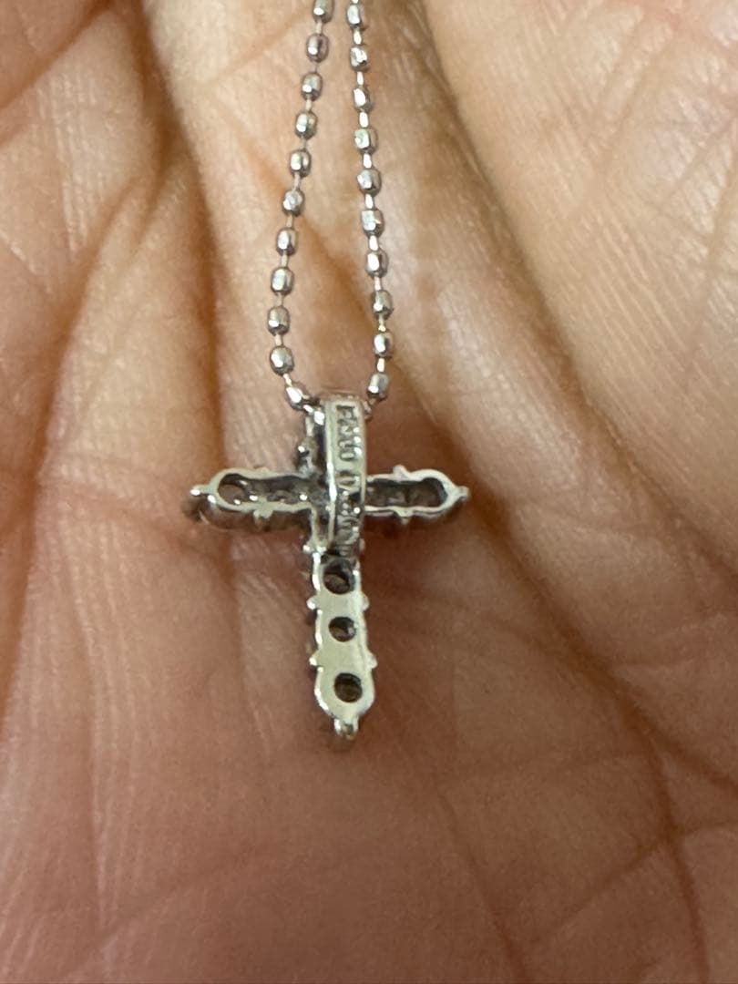 プラチナダイヤモンドクロスネックレス