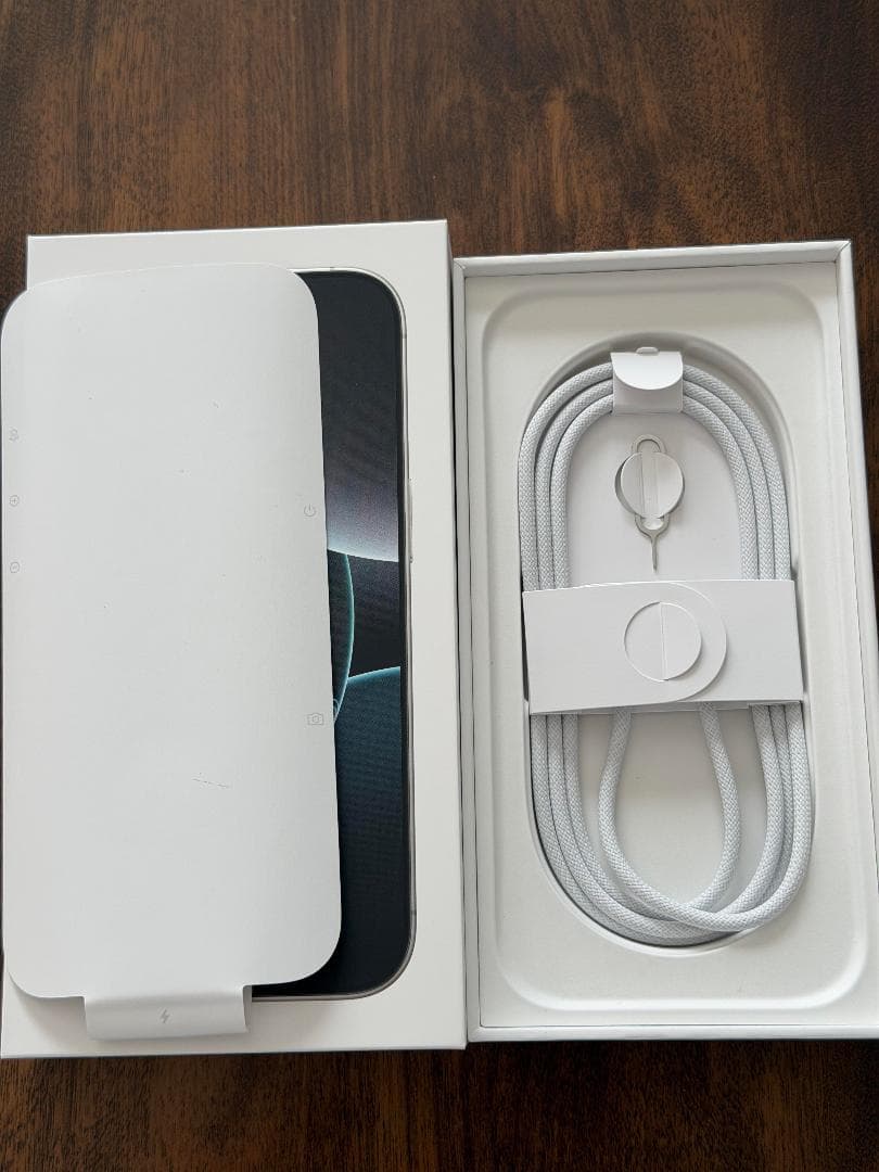 【超美品】iPhone16pro 白128G SIMフリー バッテリー99%