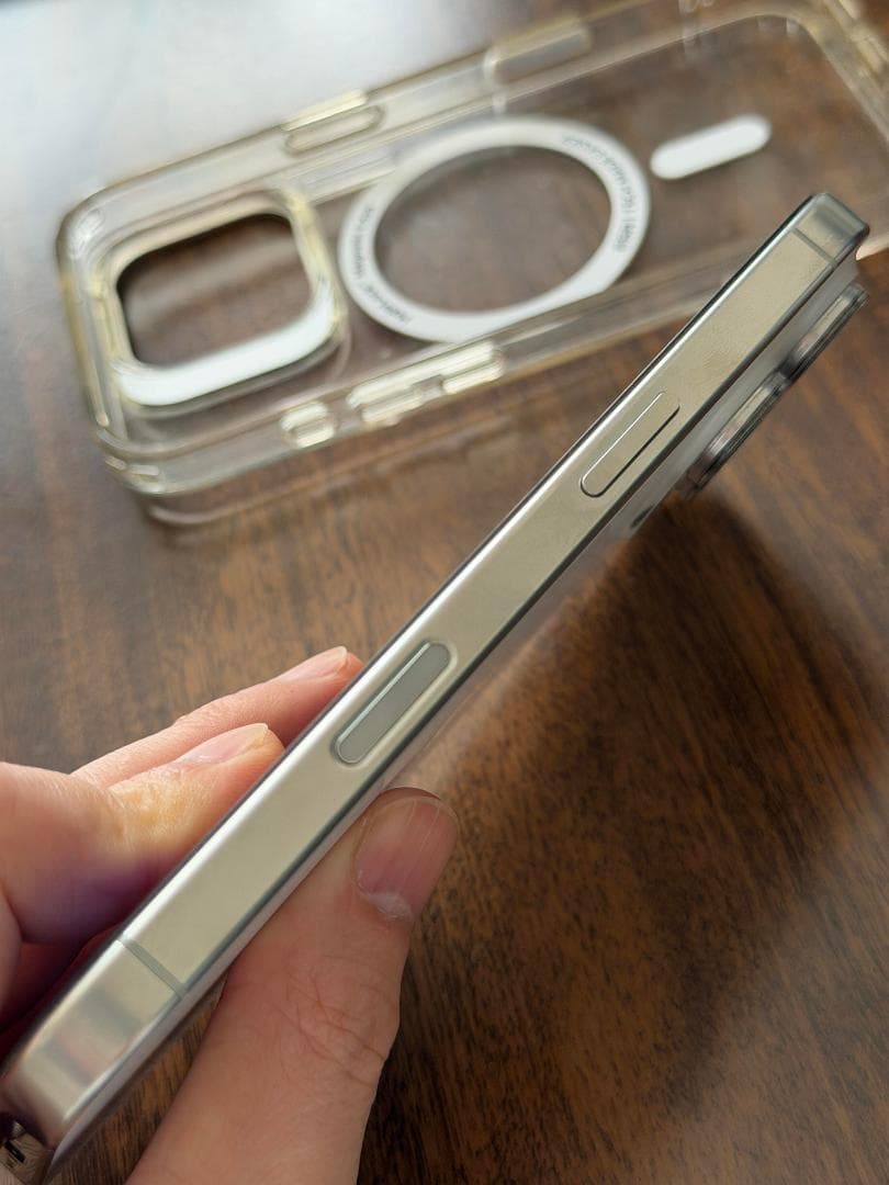 【超美品】iPhone16pro 白128G SIMフリー バッテリー99%