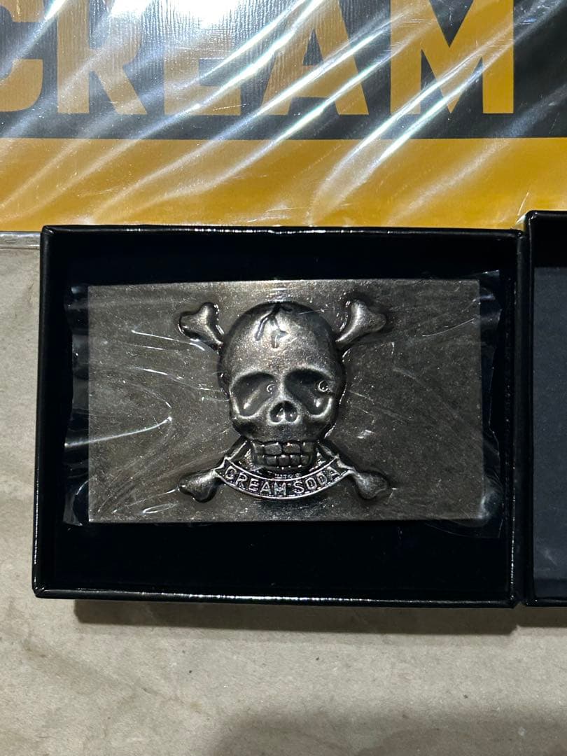 熊*ん様 CREAM SODA 看板 & バックル