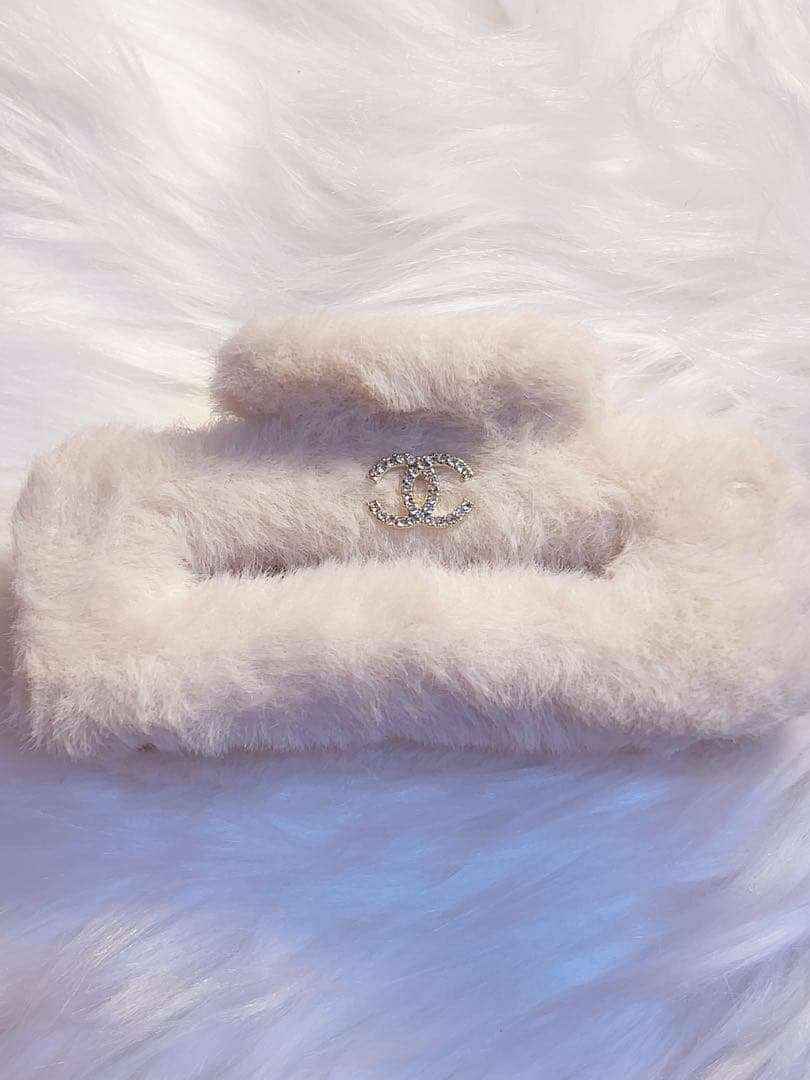 ✧︎*。CHANEL バレッタ ファー アイボリーベージュ ノベルティ ✧︎*。